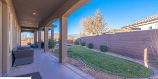 Stunning 2 Bedroom Fully Furnished Home. Community Pool & Mini Golf! Gallery 80