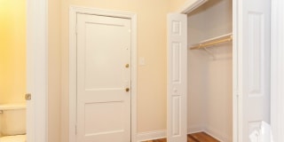 955 W Cornelia Ave Gallery 9