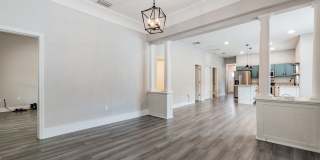 2321 W Green St Gallery 9