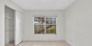 2510 Riverside Drive Gallery 26
