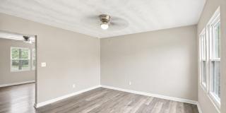 Renovated Townhome in Chesapeake Gallery 4