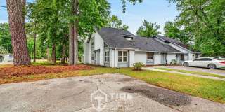 Spacious Home in the Heart of Summerville Gallery 1