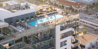 3033 Wilshire Gallery 24