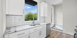 Luxury with contemporary style! This 3 bedroom 3.5 bath Condo in the East End Optimist Park Community of Charlotte is a gem! Gallery 11