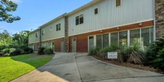 Modern Loft Near HCA & TMH With Lake Frontage Gallery 3