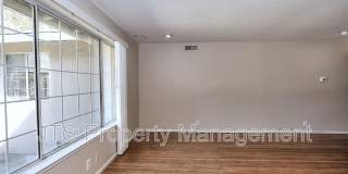 6565 S. Land Park Drive Gallery 15