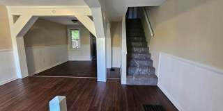 3 Bedroom Home with Fenced Yard & Central Air Gallery 1