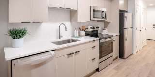 202 Queen Gallery 13