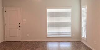 109 Ehlinger Drive Gallery 25