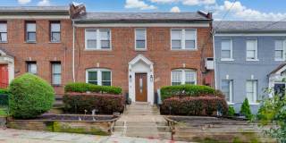 Updated Brentwood 2BR/1BA Condo with Bright, Open Living Gallery 1