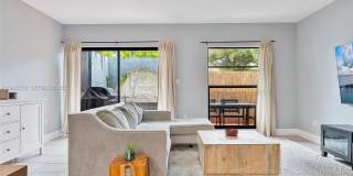 515 NE 38th St Gallery 36