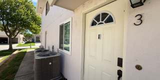 Beautifully Updated 2 Bed, 1 Bath Townhome-Style Condo in Auburn Greens! Gallery 1