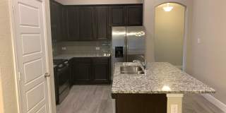 2 Weeks free rent / 3/2/2 Duplex / Walk to Historic Gruene / Fridge / Gas Cooking / Fenced in yard / CISD Gallery 5