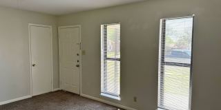 4 Bed, 2 Bath Home on Cul-de-sac Gallery 4