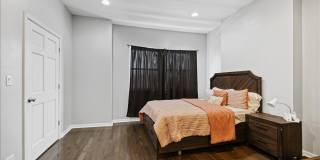 352 N Avers Avenue Gallery 12