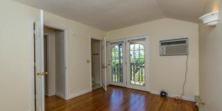 113 E 15th - 4 Bed/2 Bath - Updated kitchen and bath! Gallery 12