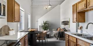 United Jewelers and Lee Hardware Apartments Gallery 8