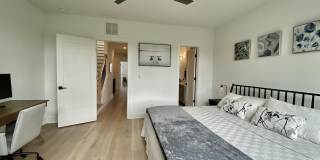 629 N Queen Street Gallery 37