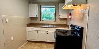 Two bedroom 1 bath home Gallery 6