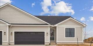 FINISHED BASEMENT!! 4 Bed, 3 Bath Townhome in Ankeny Gallery 1