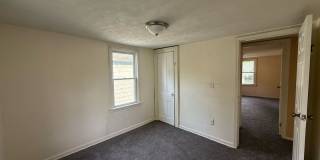 Four bedroom one bathroom home for rent Gallery 9