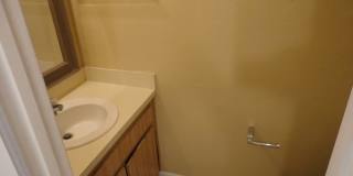Nice 2 bedroom/ 1 1/2 bath town-home in Mill Run Gallery 10