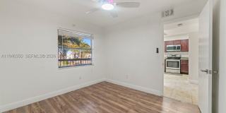 880 NE 207th Ter Gallery 7