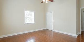 1504 W 48th Street Gallery 38