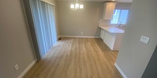 Charming 3 Bed, 3 Bath Duplex near Riverside State Park! Gallery 17