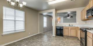 Charming 3/2/2 single-story home in highly desirable Westover Crossing Gallery 12