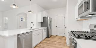 Gorgeous 3 Bedroom Townhome! Gallery 1