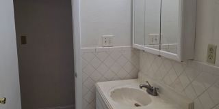 4 Bedroom house with bonus room and large yard. Gallery 23