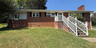 3 bedroom 2 bath brick ranch for rent in Bristol 3 bedroom 2 bath brick ranch for rent in Bristol Gallery 1