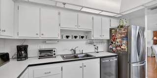 8200 Lakeshore Drive unit: 5070 Gallery 27