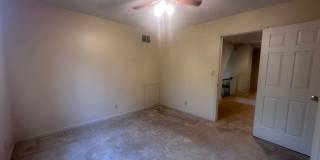 Unique Lyndon area 4 bedroom home with multiple common areas Gallery 49