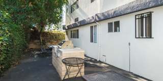Tarzana Courtyard - Senior Housing Gallery 8