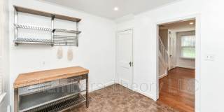 1400 S Barton Street Gallery 17