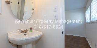 3 Bed 1.5 Bath in Great Midtown Location! Gallery 29