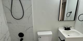 2bed/1bath w/ detached garage! Gallery 7