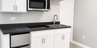 Studio Apartment in Libertyville Gallery 1