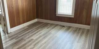 Available Now! Spacious 2 Bedroom, 1 Bathroom with Bonus Room & Huge Backyard Gallery 25