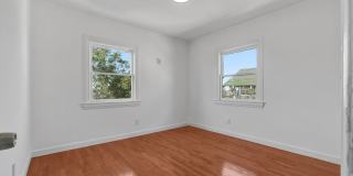 1448 Calumet Ave Gallery 17