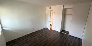 1101 W Macarthur Blvd Gallery 8