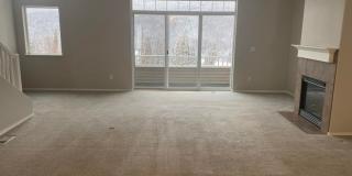 Stunning 3 Bed/2.5 Bath Eagle River Townhome with Unmatched Views! Gallery 6