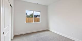 4 bedroom home in desirable neighborhood Gallery 17