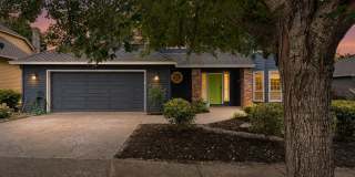 Spacious 4BR House in Tualatin Gallery 1