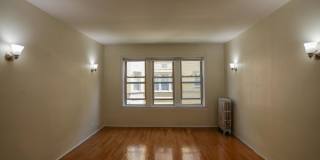 1633 W Lunt Gallery 1