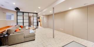 2010 W Bradley Place Gallery 44