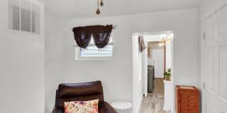 1730 GOUGH Street Gallery 9