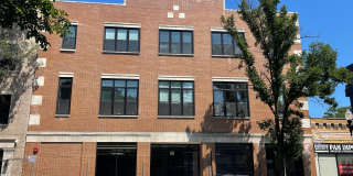 4533 N Clark St Gallery 1